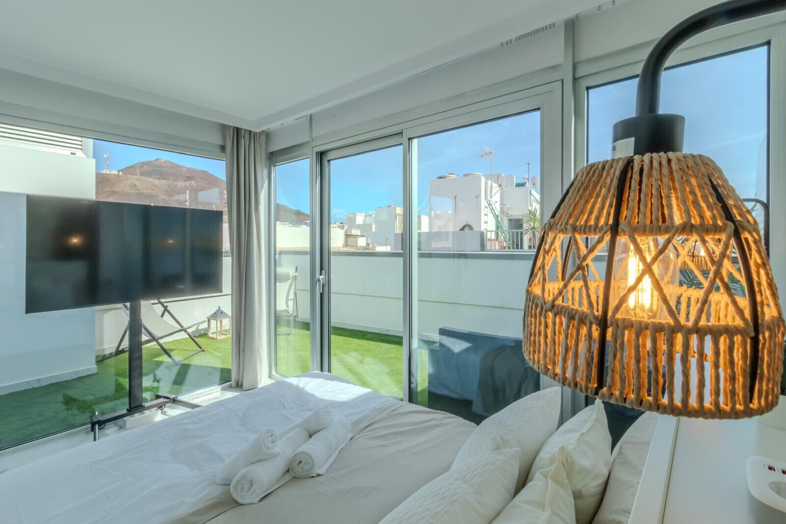 1 habitación, tabla de planchar con plancha, wifi gratis y ropa de cama 