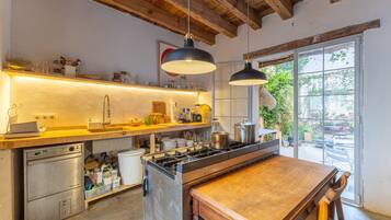 Køleskab, ovn, kogeplade, opvaskemaskine