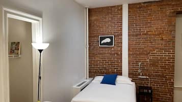 1 camera, ferro/asse da stiro, Wi-Fi, lenzuola