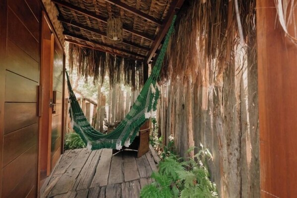 Double Room, Balcony, Courtyard View | Iron/ironing board, free WiFi