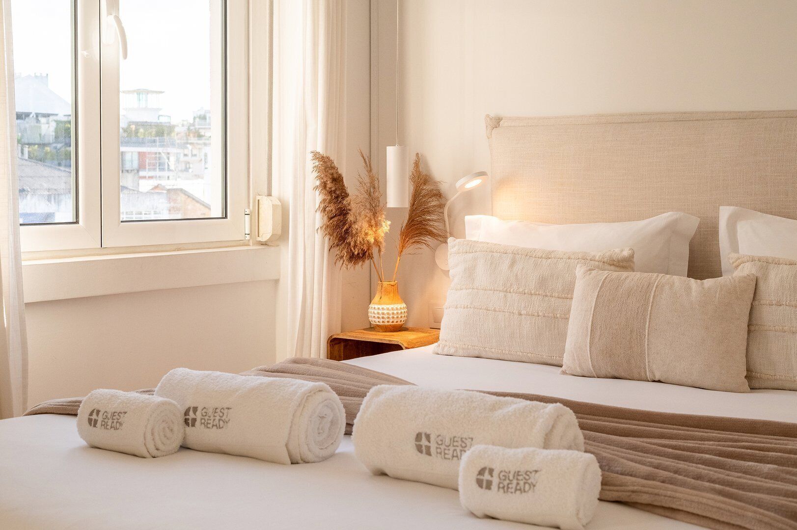 Iron/ironing board, internet, bed sheets