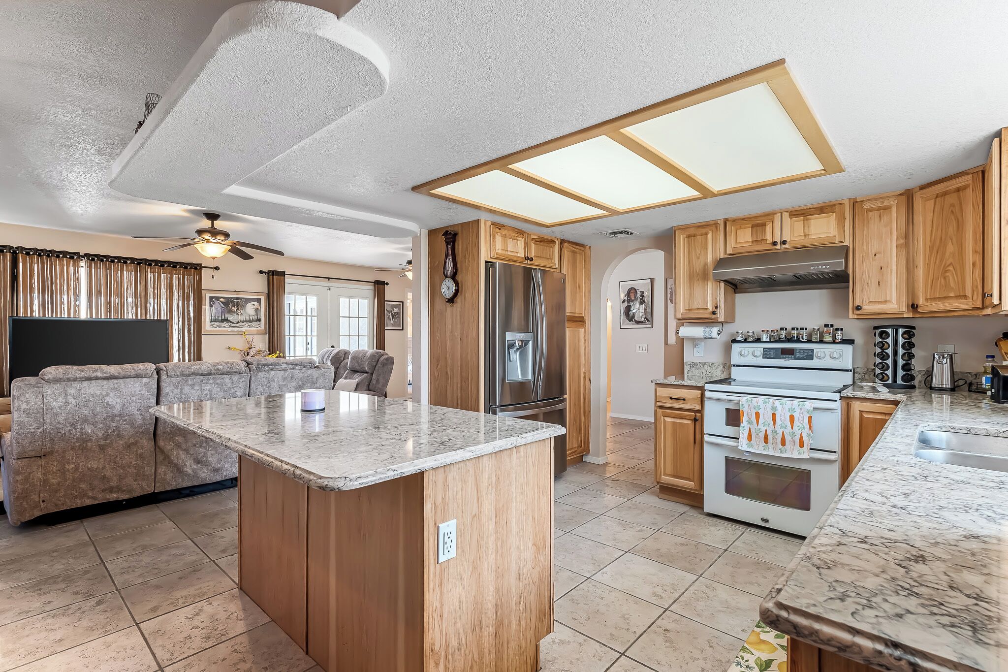 Réfrig érateur, four à micro-ondes, un four, surface de cuisson