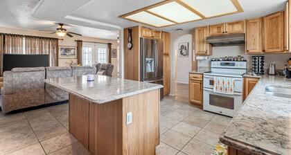 Private Pool, Home Away From Home!