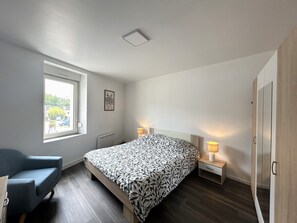 Internet, bed sheets - An escape cocoon at the gateway to Luxembourg (Longwy)