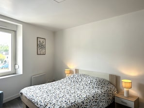 1 chambre, accès Internet, draps fournis