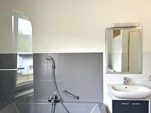 Towels, soap, toilet paper - An escape cocoon at the gateway to Luxembourg (Longwy)