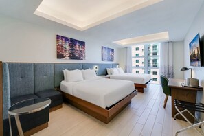 Fer et planche à repasser, draps fournis