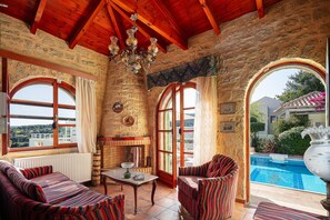 Smart TV, fireplace - Hara, a charming villa with nice Views, private pool (Agia Triada)