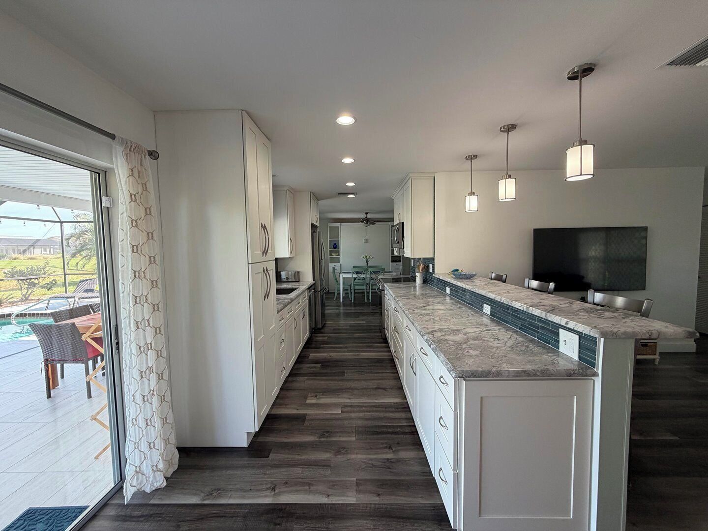 المنشأة من الداخل