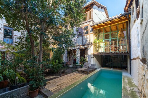 Historic Casona in Sierra de Gredos – Private Pool, 7 Bedrooms, 14 Guests