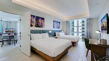 Iron/ironing board, bed sheets