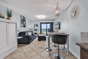 TV, fireplace - Bluewater Resort 309 (Myrtle Beach)