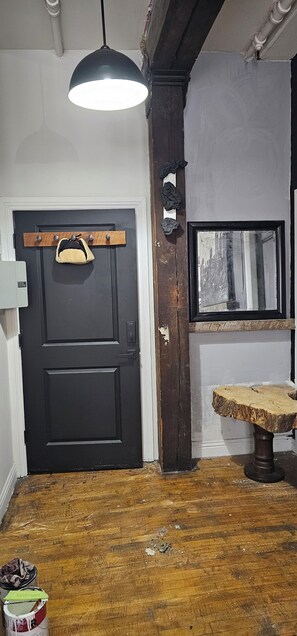 Interior - Eclectic Loft in Historic Corktown where vibrance meets serenity – 75" TV & KING (Detroit)