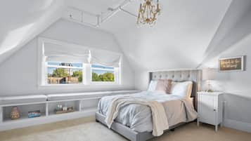 4 habitaciones, tabla de planchar con plancha, wifi y ropa de cama