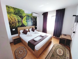 Double Room, Courtyard View | Hypo-allergenic bedding, blackout drapes, soundproofing