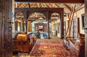 Interior - “THE WHITE LOTUS” A huge 4000 sq ft Balinese-inspired Fort Lauderdale Mansion (Fort Lauderdale)