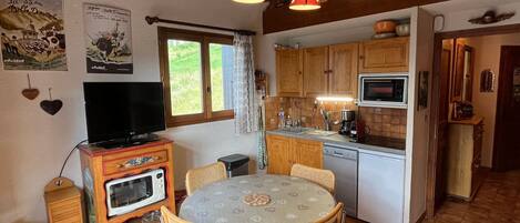 Fridge, microwave, dishwasher