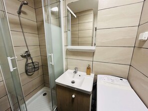 Bathroom - Cozy Studio with Balcony near the Port - Cap d'Agde (Cap d'Agde)