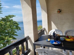 Outdoor dining - Exclusive apartment 50m from the beach with pool in L'Escala (L'Escala)
