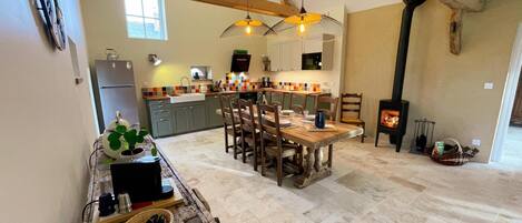 冷蔵庫、電子レンジ、オーブン、食器洗い機