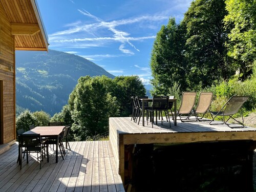 Chalet de standing 12 personnes à Nancroix, avec WIFI et parking privé