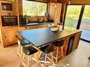 Réfrigérateur, micro-ondes, four, lave-vaisselle