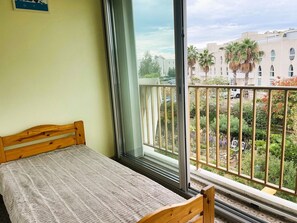 Room - La Grande Motte: Functional Apartment 3 Guests, Air Conditioning, Parking (La Grande-Motte)