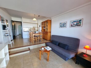 TV - Apartment in L'Escala with terrace near the beach (L'Escala)
