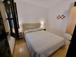 1 bedroom, free WiFi - Apartment in L'Escala with terrace near the beach (L'Escala)