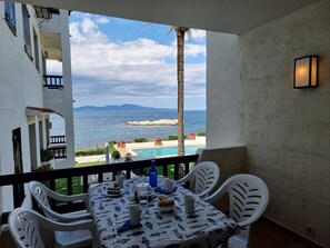 Outdoor dining - Cozy apartment 50m from the beach with terrace (L'Escala)