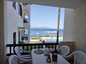 Outdoor dining - Cozy apartment 50m from the beach with terrace (L'Escala)