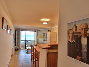 Dining - Cozy apartment 50m from the beach with terrace (L'Escala)
