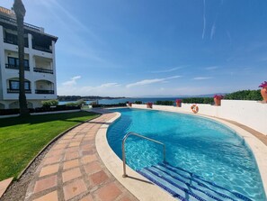 Pool - Charming 1-bedroom apartment with large terrace and communal pool, 50m from the beach (L'Escala)