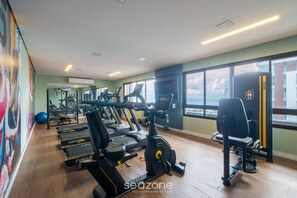 Fitness facility - Apts 120 m From Barra Beach With Pool and gym in the Building - Esbs (Salvador)