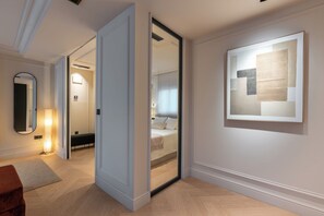 1 bedroom, Internet, bed sheets - Plaza Nueva Suite (Sevilla)