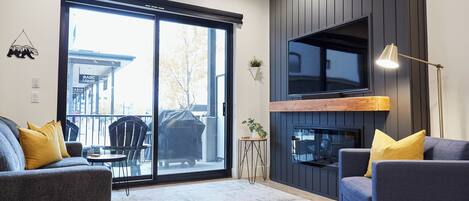 Televisión, chimenea