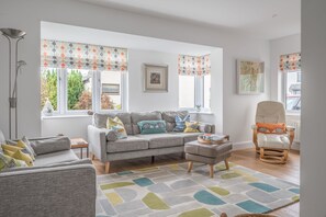 Smart TV, fireplace - Hedgehog's Cottage, beautiful riverside home in the Lake District (Coniston)