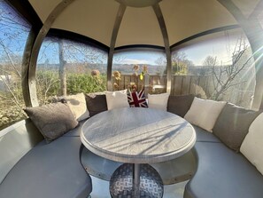 Outdoor dining - Hedgehog's Cottage, beautiful riverside home in the Lake District (Coniston)