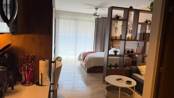 In-room safe, WiFi, bed sheets