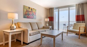 Living area - Cozy 1-bedroom condo with AC in gorgeous North Myrtle Beach, SC, Week 9 (North Myrtle Beach)