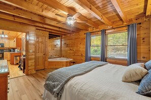 Travel cot, free WiFi, bed sheets - Smoky Mtn Retreat w/ Spa/Game Room/Large Balcony! (Sevierville)