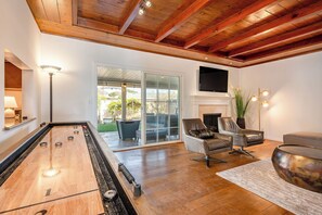 Interior - Luxury enchanting home downtown Los Angeles (Monterey Park)