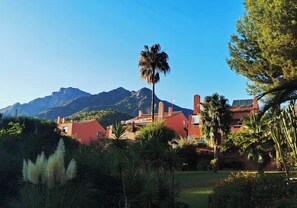 Property grounds - Serene 2BDR Penthouse • Pool • Sea Views • Terrace (Marbella)