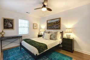 1 bedroom, WiFi, bed sheets - Cozy 1BR/1BA Carriage House in Historic Savannah (Savannah)