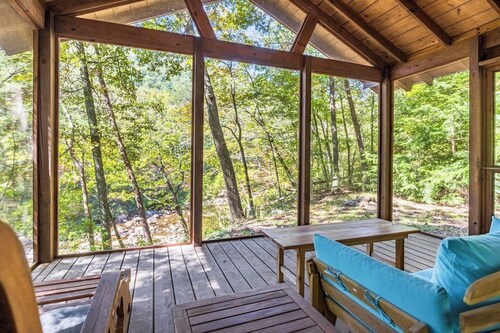 North Chickamauga Creekside Retreat · 3BR Escape!