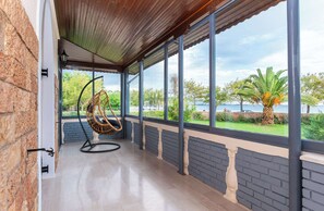 House | 2 bedrooms, Internet - Villa Psani Beachfront Escape With Garden (Nafpaktos)