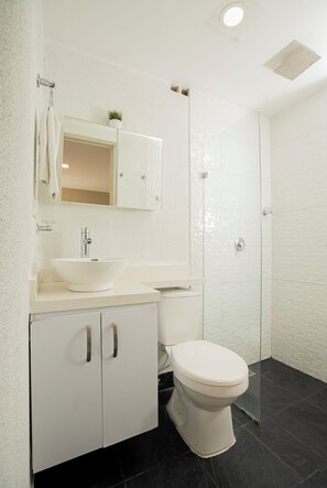 Standard Apartment, Mountain View | Bathroom - Aptos Oslo - Gran Vista (Medellín)