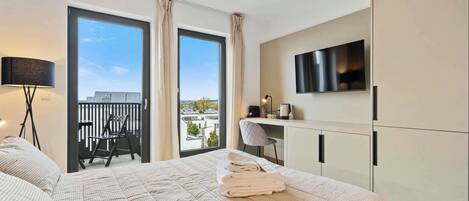 Bureau, fer et planche à repasser, Wi-Fi, draps fournis