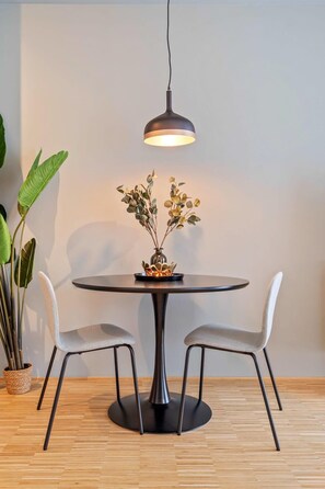 Dining - Stylish Apt in Hollerich with Kitchen & WiFi (Luxembourg)