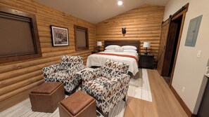 Deluxe Cabin | Free WiFi - The Willows Cabins (West Yellowstone)